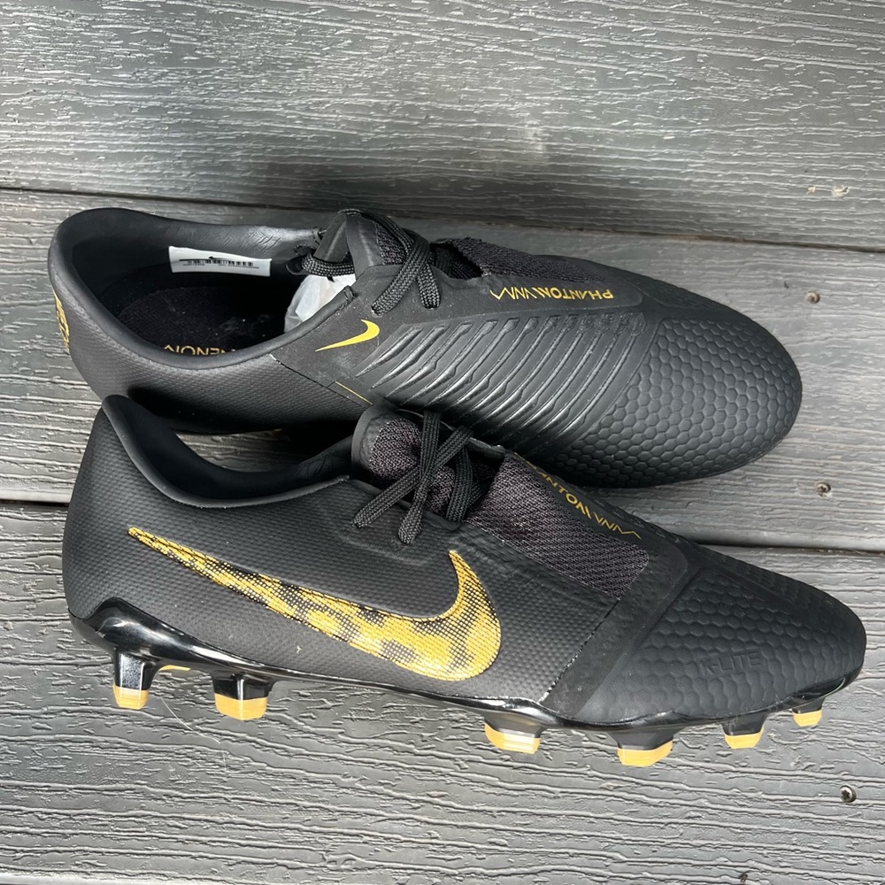NIKE PHANTOM VENOM SOCCER BLACK GOLD SOCCER CLEATS AO8738-077 SIZE 8  NEW